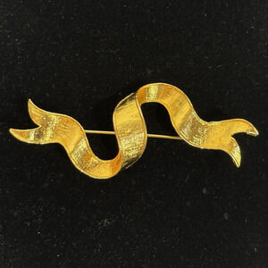 Vintage Gold Tone Satin Textured Ribbon Brooch Pin Retro Coquette 2 1/2"